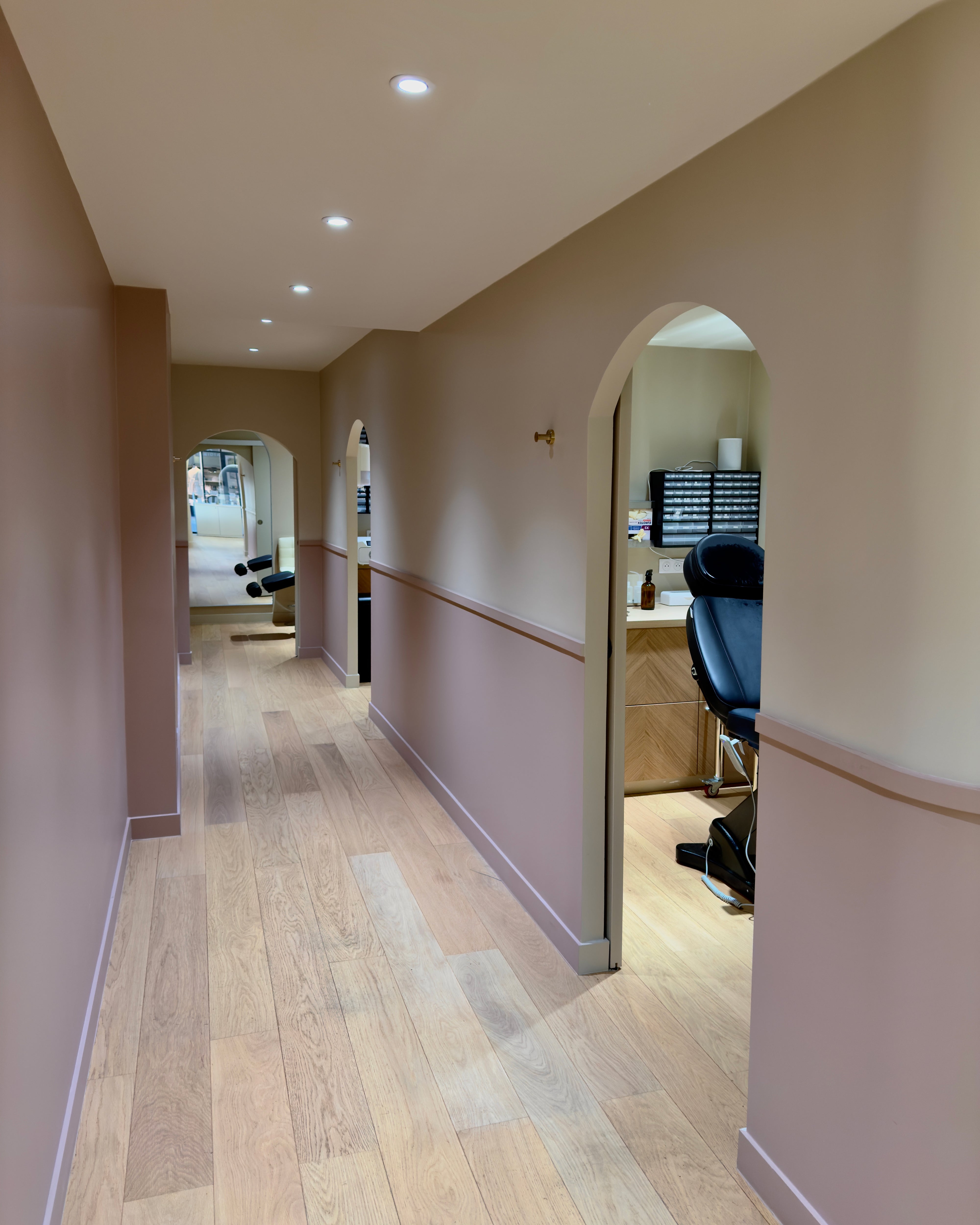 Obsidian Piercing - Couloir de la boutique de Nantes