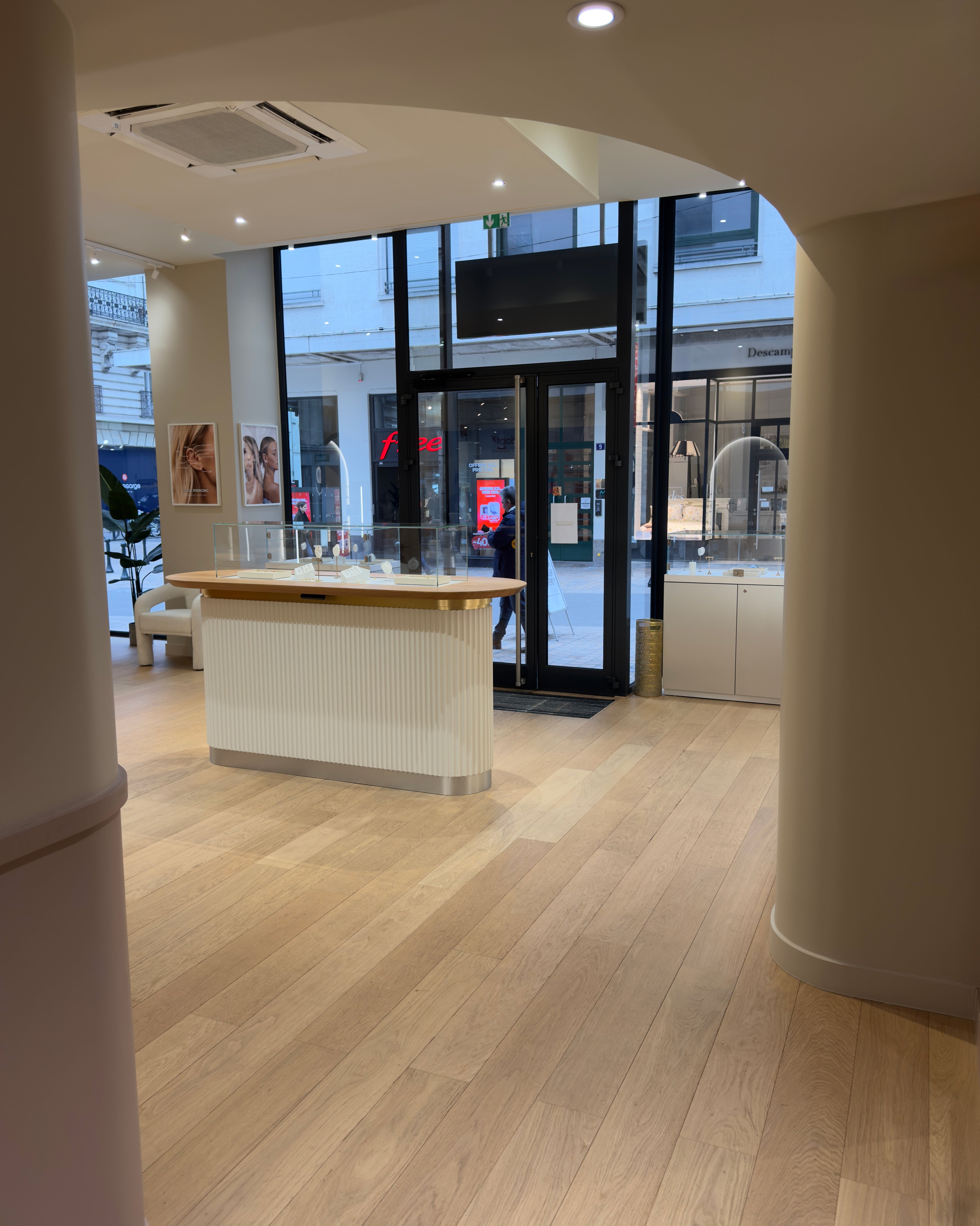 Obsidian Piercing - Entrée de la boutique de Nantes